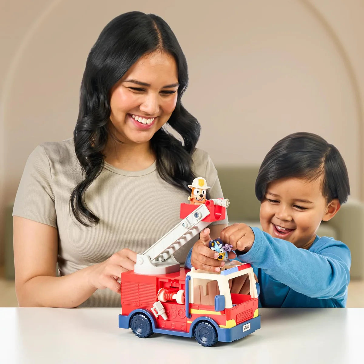 Bluey Firetruck Playset – Includes Bingo, Bluey & Bob Bilby