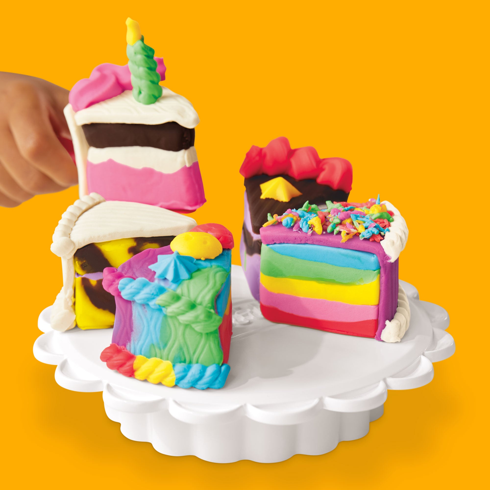 Play-Doh Super Slice Cake Playset – Toy Oven with 11 Tubs of Play-Doh