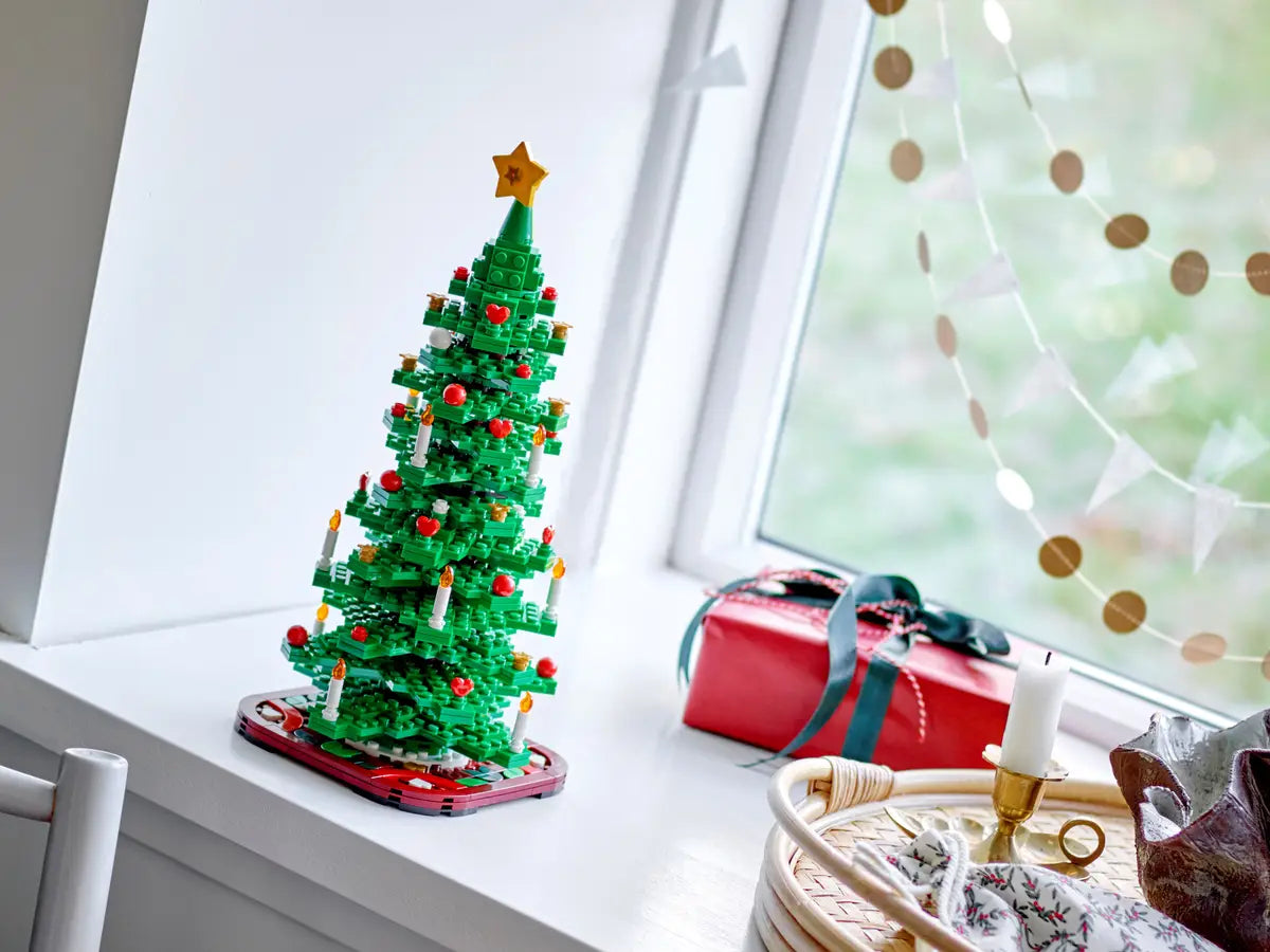 LEGO Christmas Tree 40573 – Festive 2-in-1 Holiday Build