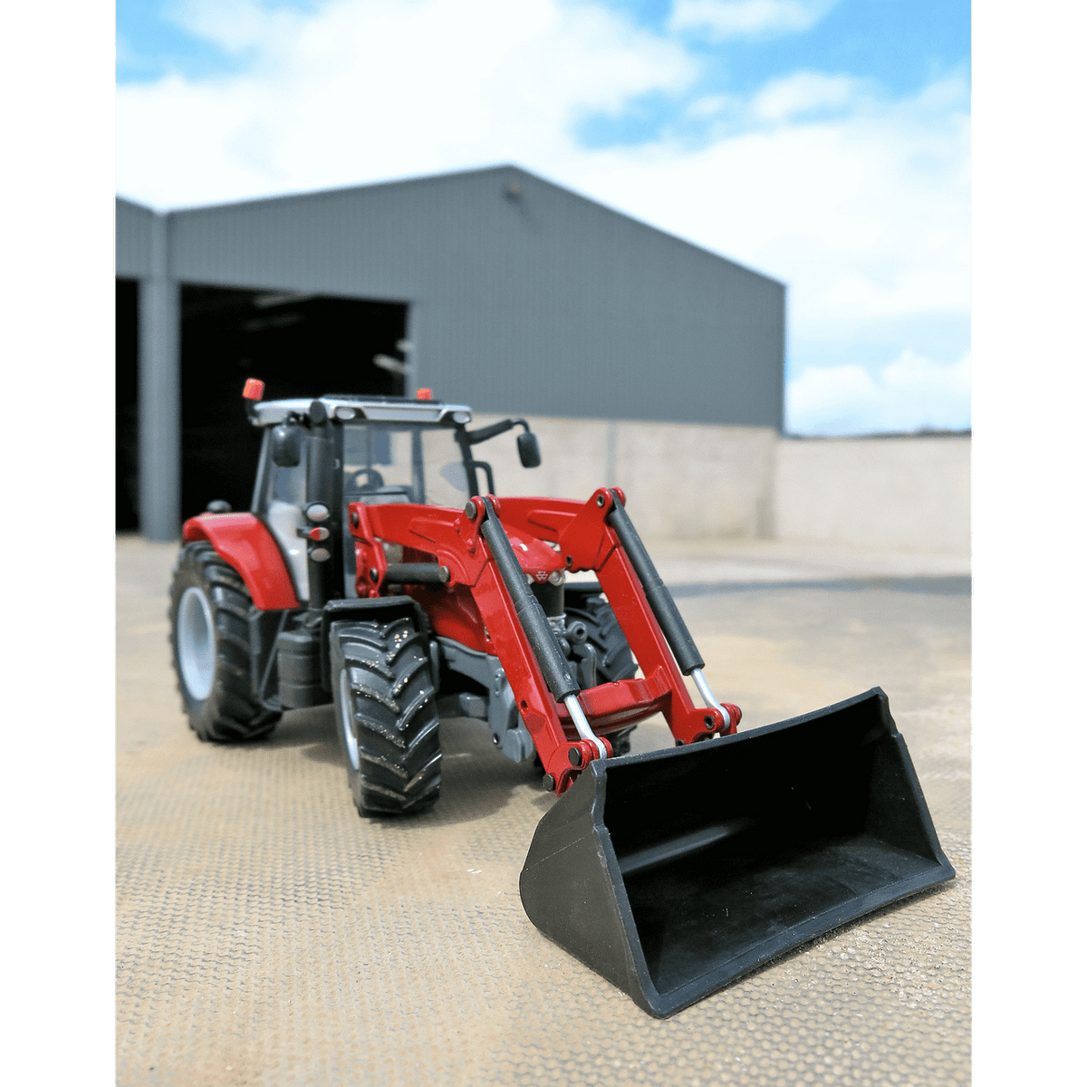 Britains Massey Ferguson 6616 Tractor with Front Loader 1:32 – view 6