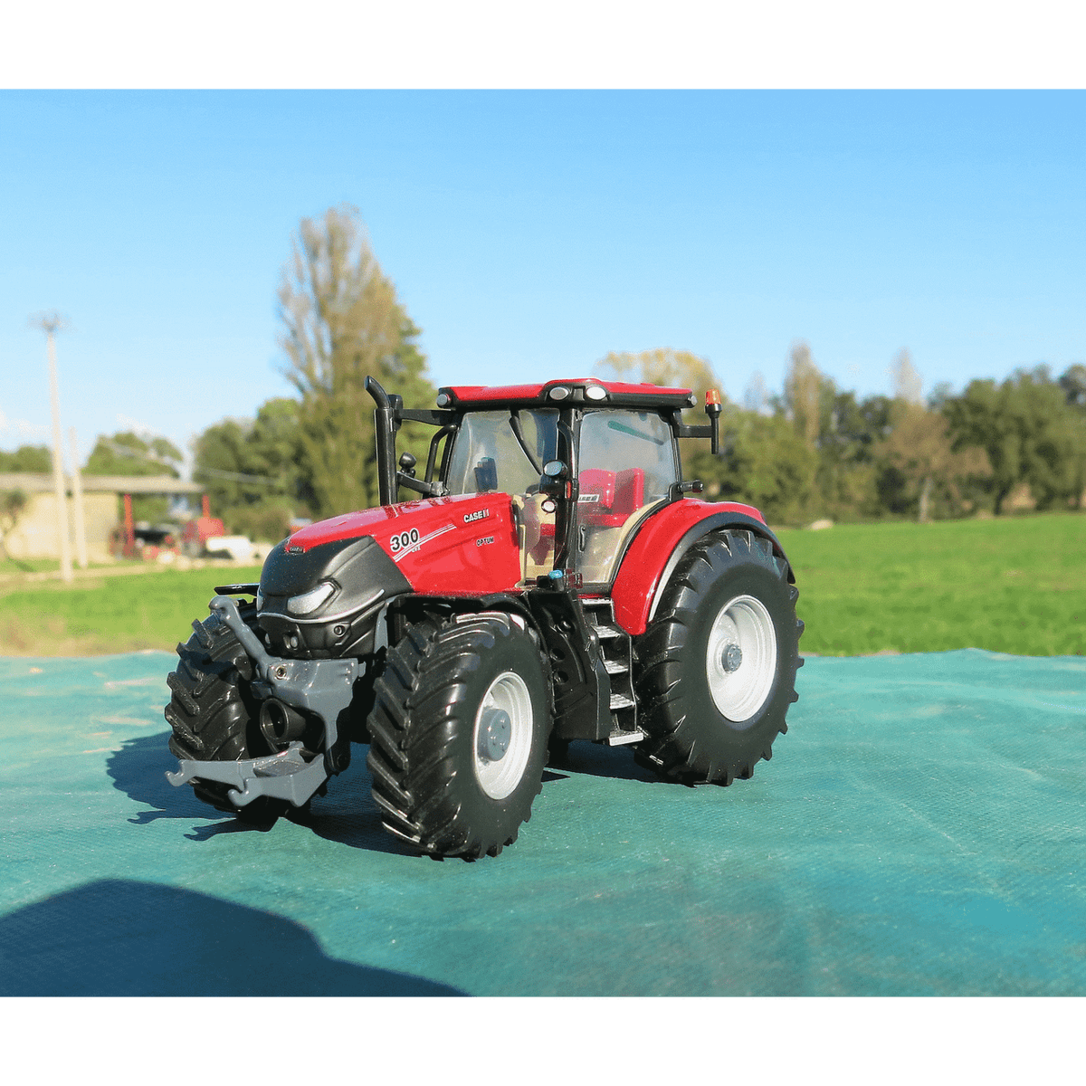 Britains Case IH Optum 300 CVX Tractor 1:32 – view 6