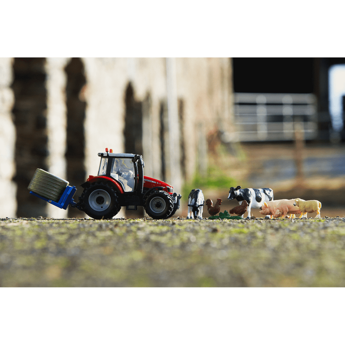 Britains Massey Ferguson 5612 Tractor Playset 1:32 – view 3