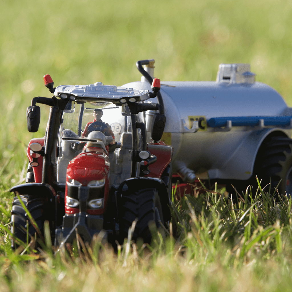 Britains Massey Ferguson 6718S Tractor 1:32 – view 9