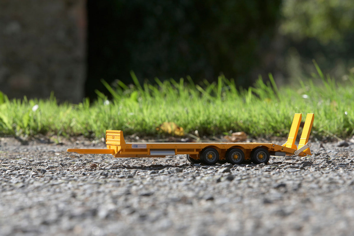 Britains Kane LLTM Low Loader Trailer – Yellow 1:32 – view 6