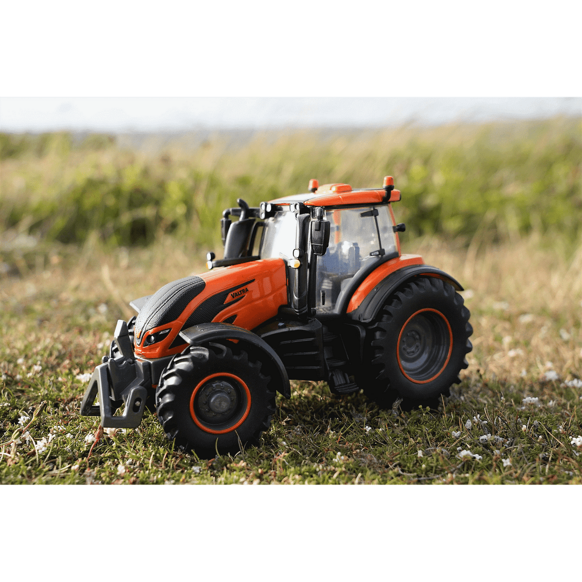Britains Valtra T254 Tractor – Metallic Orange 1:32 – view 6