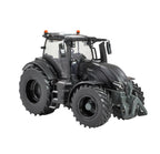 Britains Valtra Q305 Tractor 1:32 – view 2