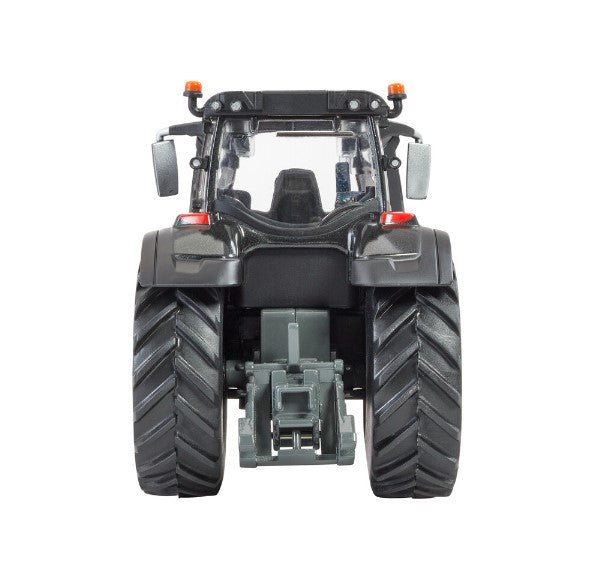 Britains Valtra Q305 Tractor 1:32 – view 5
