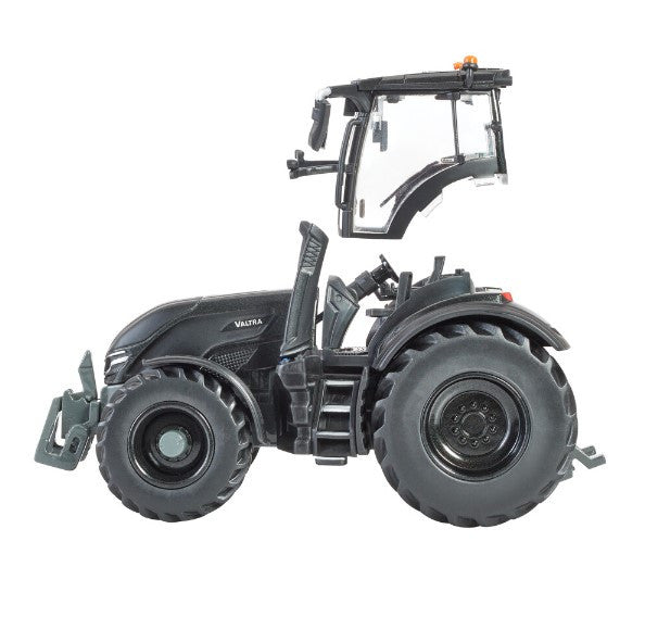 Britains Valtra Q305 Tractor 1:32 – view 6