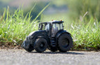 Britains Valtra Q305 Tractor 1:32 – view 10