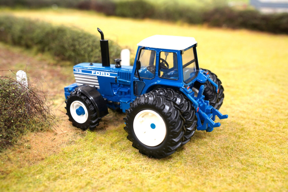 Britains Ford TW35 Tractor with Dual Rear Wheels 1:32 – view 8