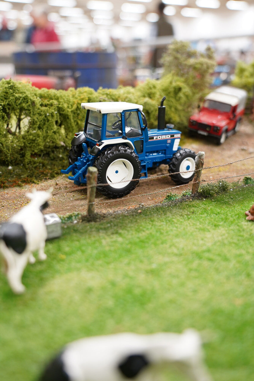 Britains Ford 8210 Tractor with Super Q Cab 1:32 – view 7