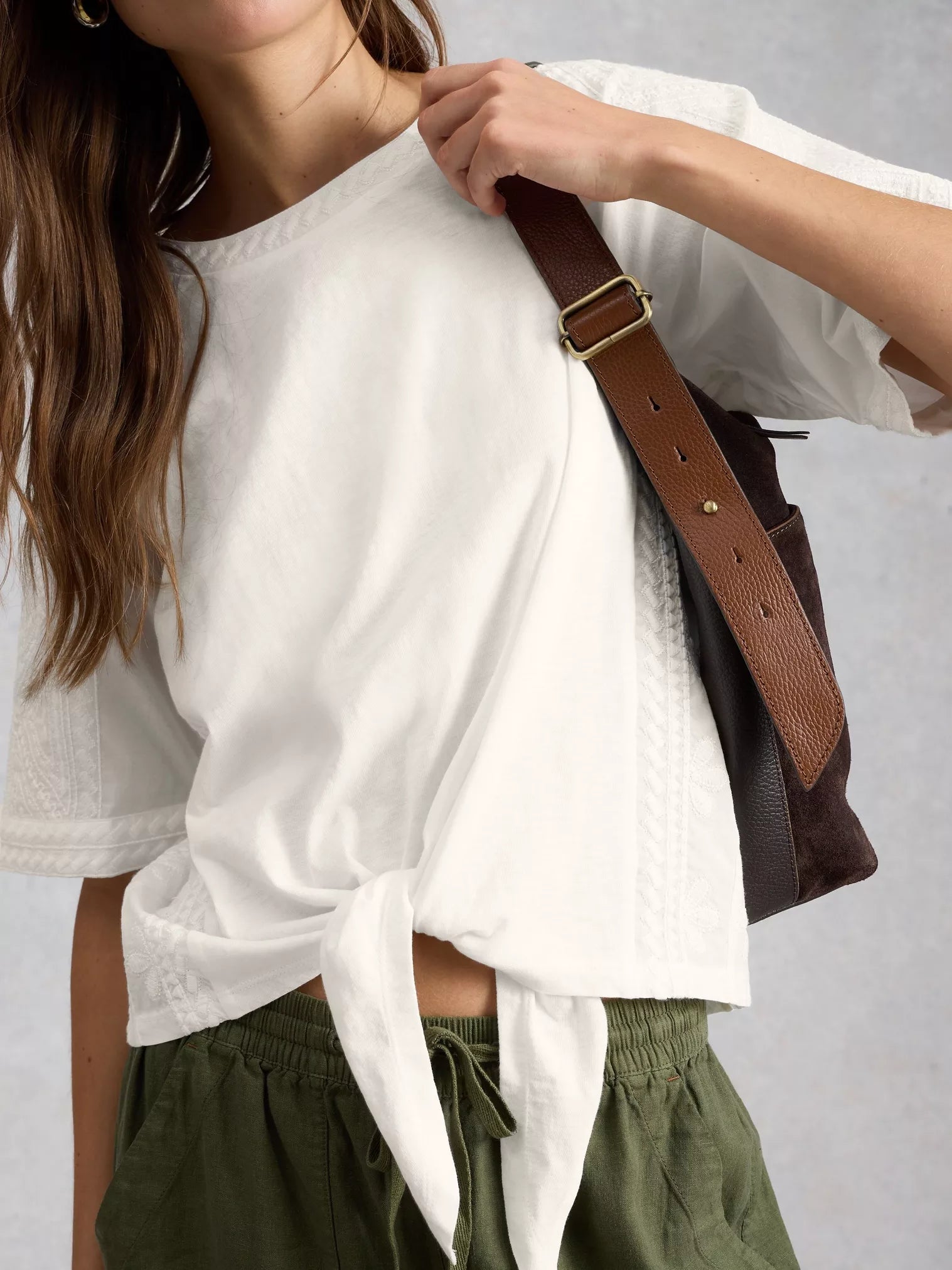 Embroidered Tie Hem Crew Neck Top – White | Women’s Summer Top