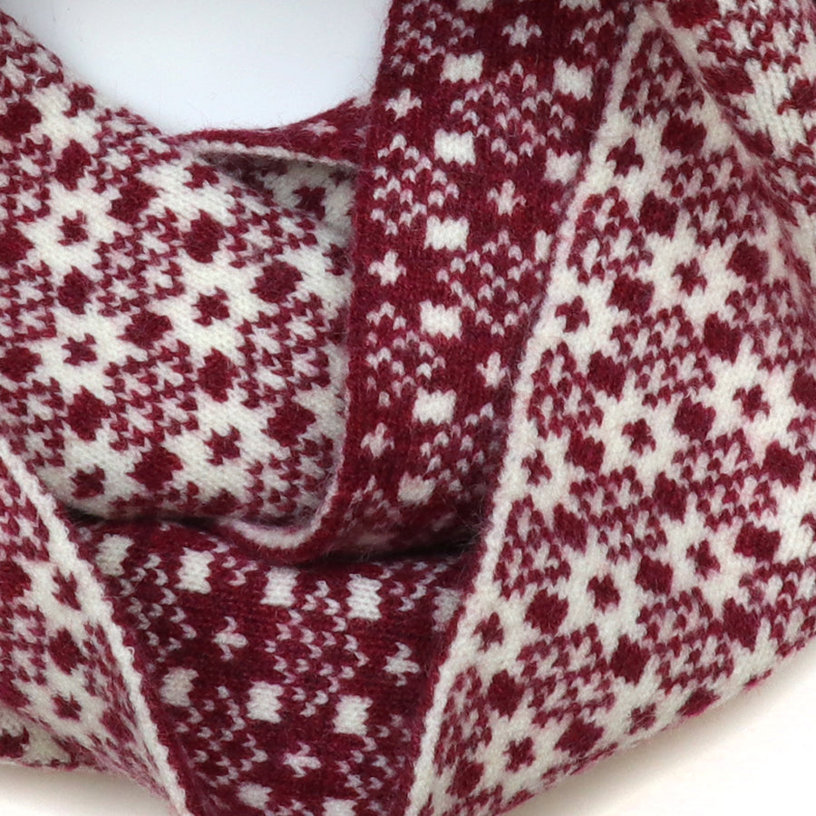Astrid Berry and Cream Scandi Star Snood