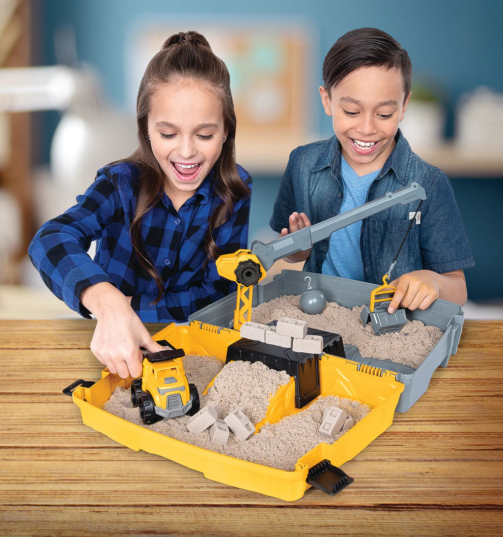 Kinetic Sand Construction Sandbox – 907g Play Sand, Crane & Dump Truck