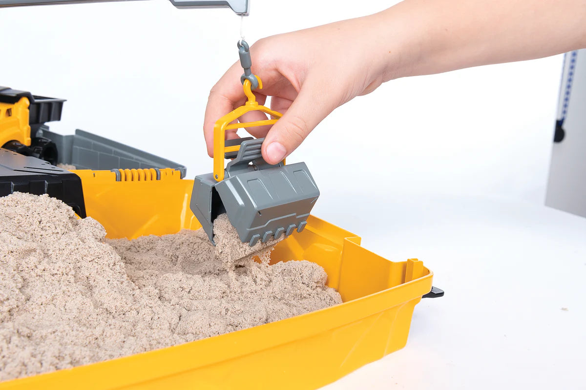 Kinetic Sand Construction Sandbox – 907g Play Sand, Crane & Dump Truck