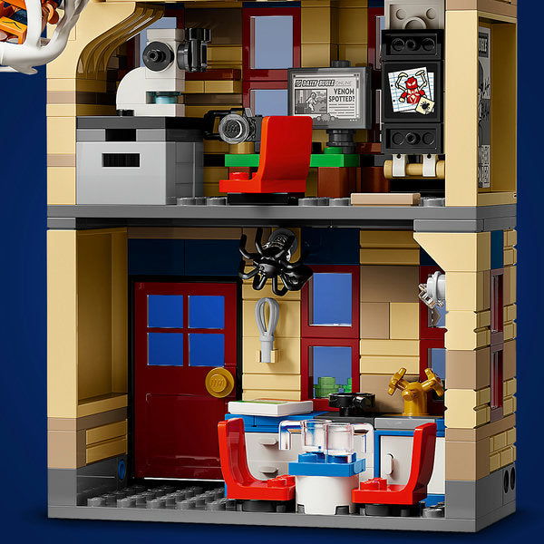 LEGO Marvel Peter Parker’s Apartment set 76317 featuring Spider-Man, Mary Jane, Hobgoblin, Anti-Venom, collapsing wall & flexible web - Interior