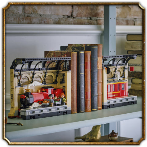 LEGO Book Nook: Hogwarts Express 76450