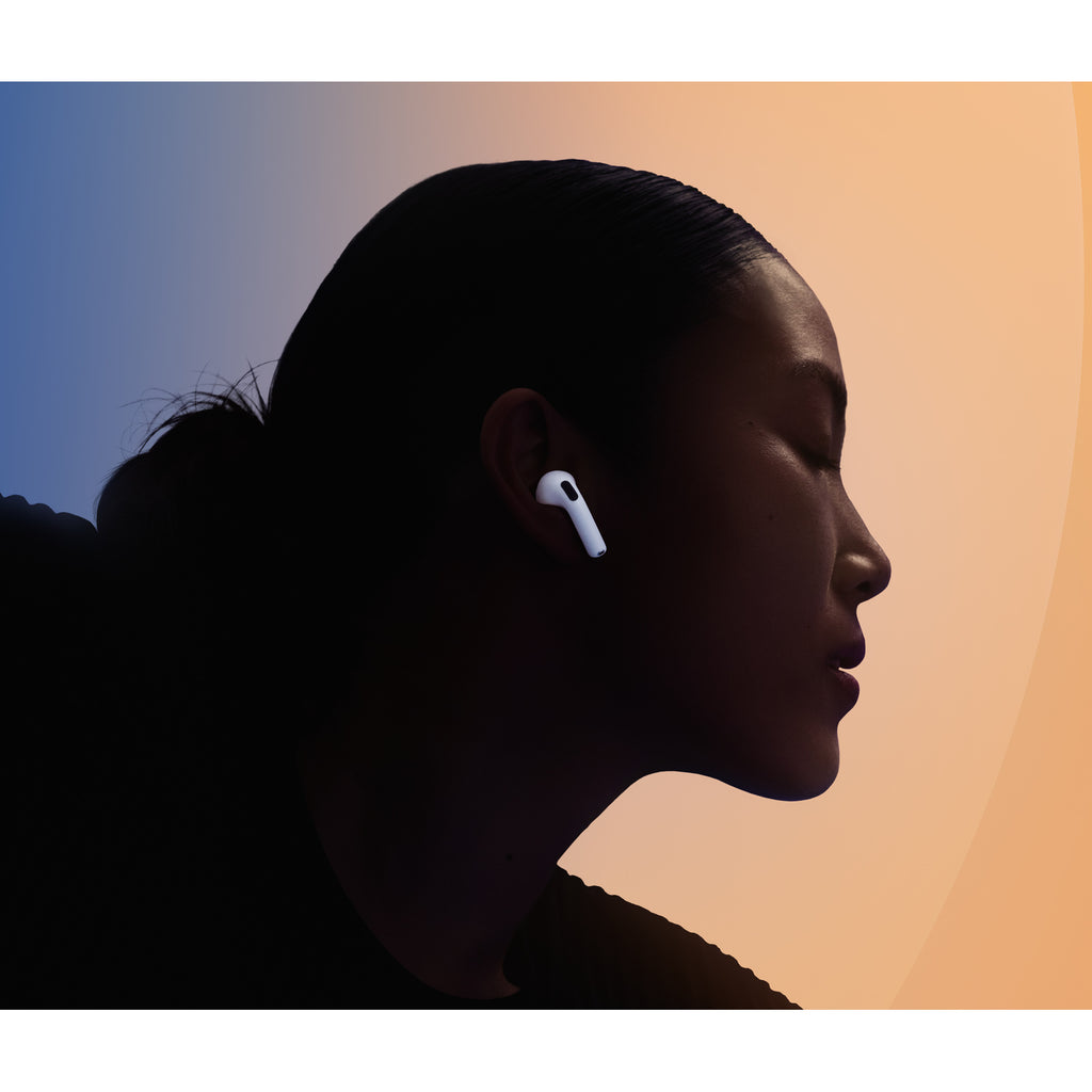 Apple AirPods 5 with Wireless Charging Case – view 4