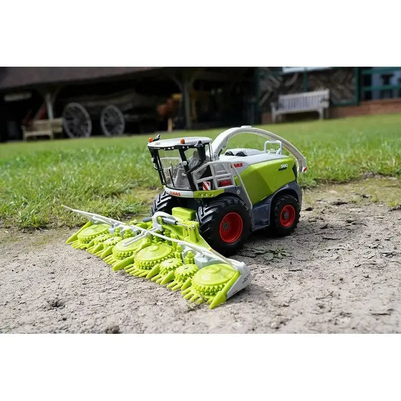 Britains Claas Jaguar 980 Forage Harvester with Orbis 900 Header 1:32 – view 3