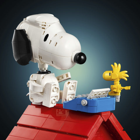 LEGO Peanuts: Snoopy's Doghouse 21368