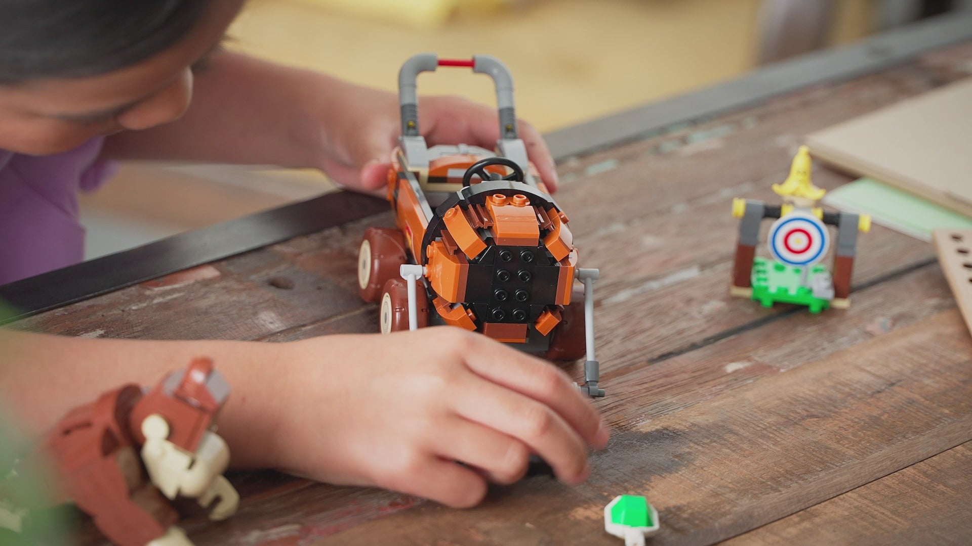 GO Super Mario Mario Kart Donkey Kong & DK Jumbo set (72033) with DK Jumbo race car, Donkey Kong figure, banana target and interactive shell-launch play