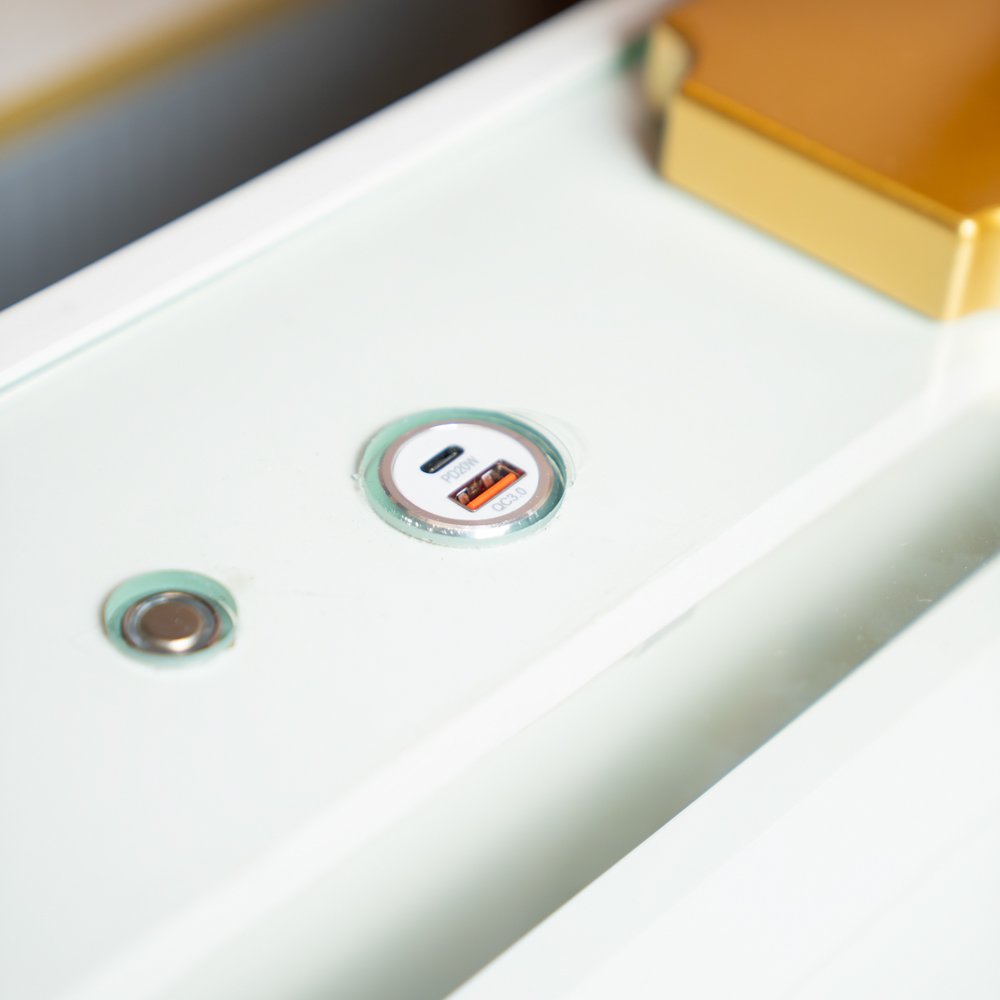 Nadia Plus dressing table close-up