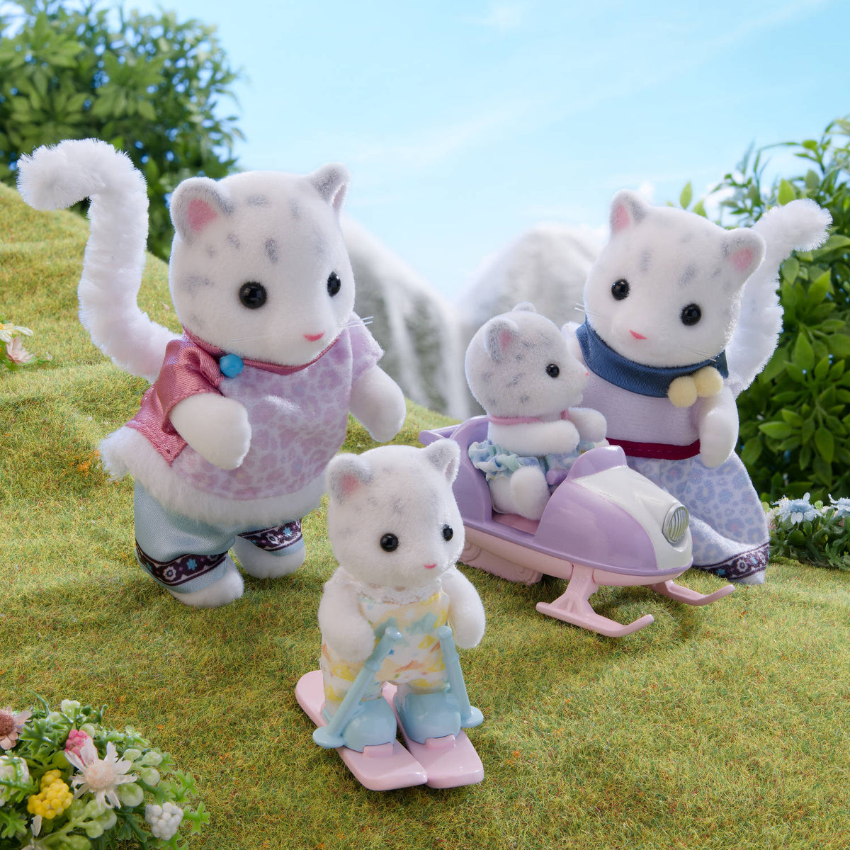 Sylvanian Families Snow Leopard Family - image 2
