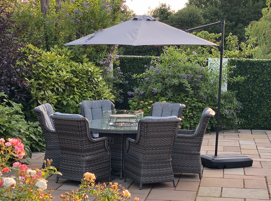 2.7M Cantilever Parasol