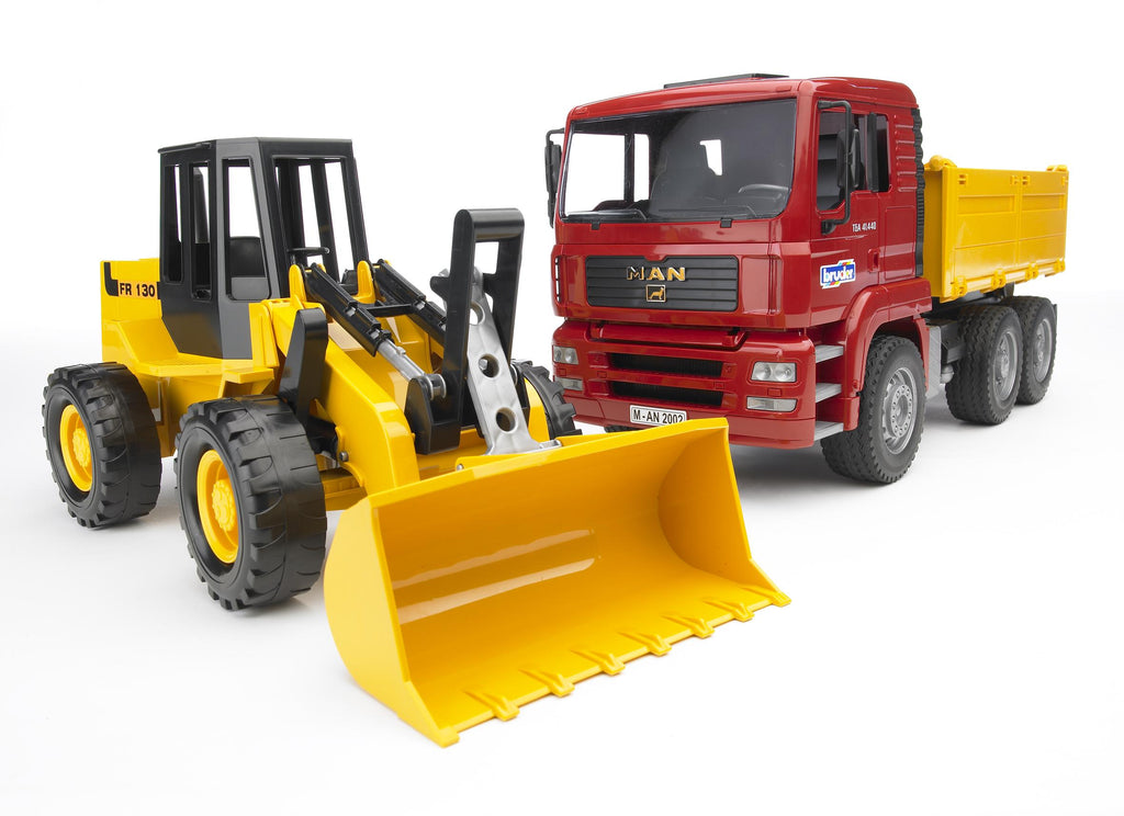 BRUDER 2752 CONSTRUCTION TRUCK WITH ARTICULATED ROAD LOADER